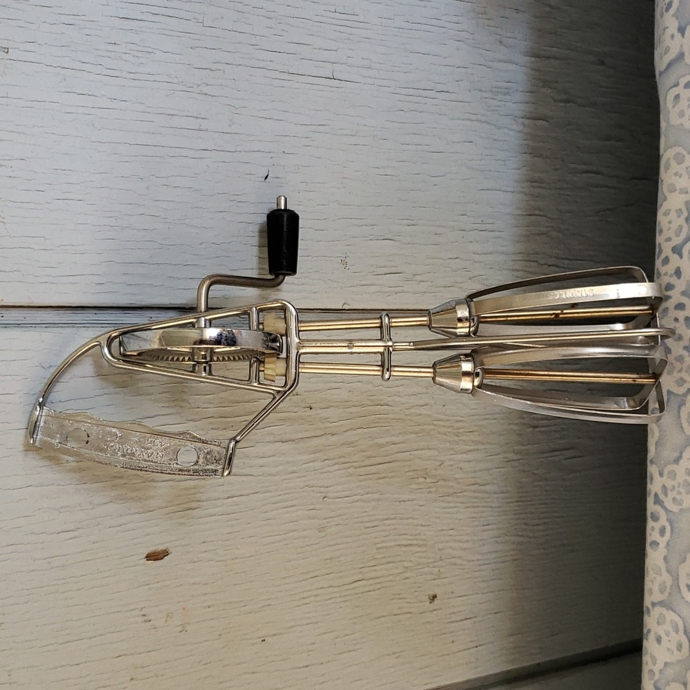 Vintage Handheld Mixer Vintage Handheld Beater Farmhouse Decor